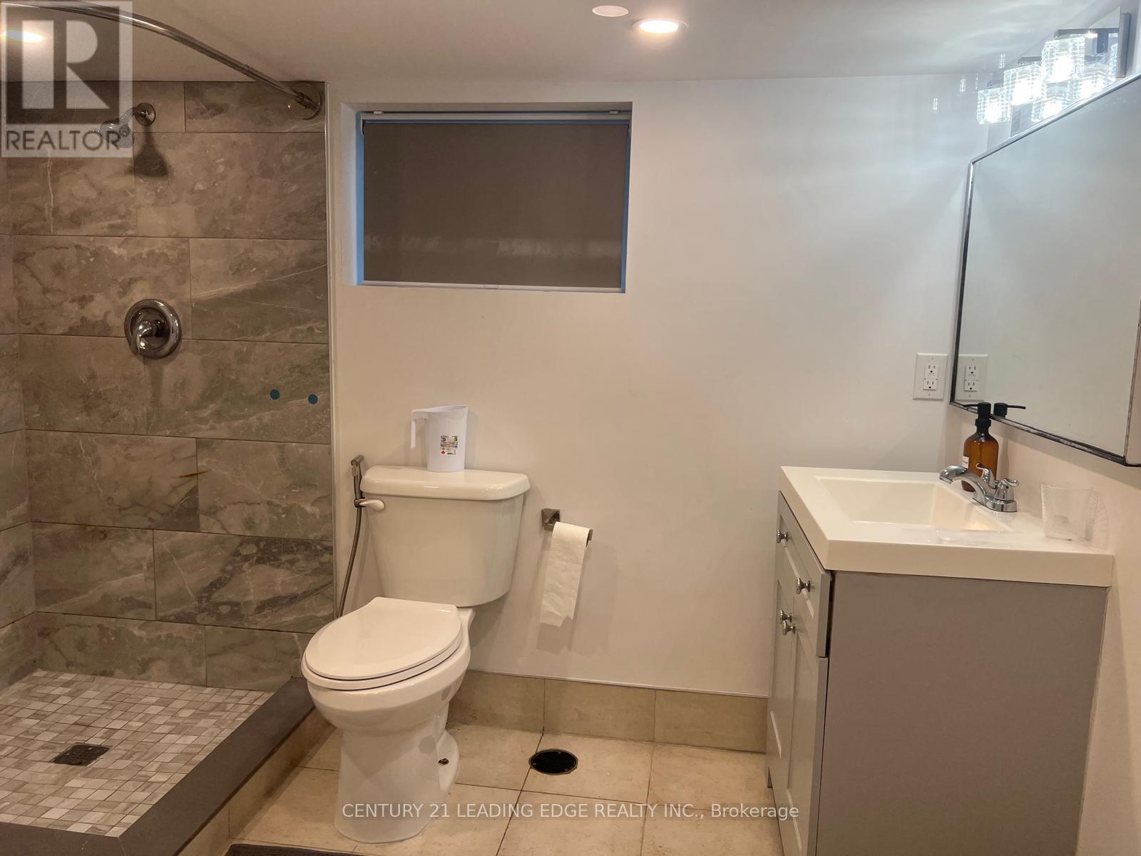 15 Westbrook Avenue, Toronto, Ontario  M4C 2G1 - Photo 15 - E13578746