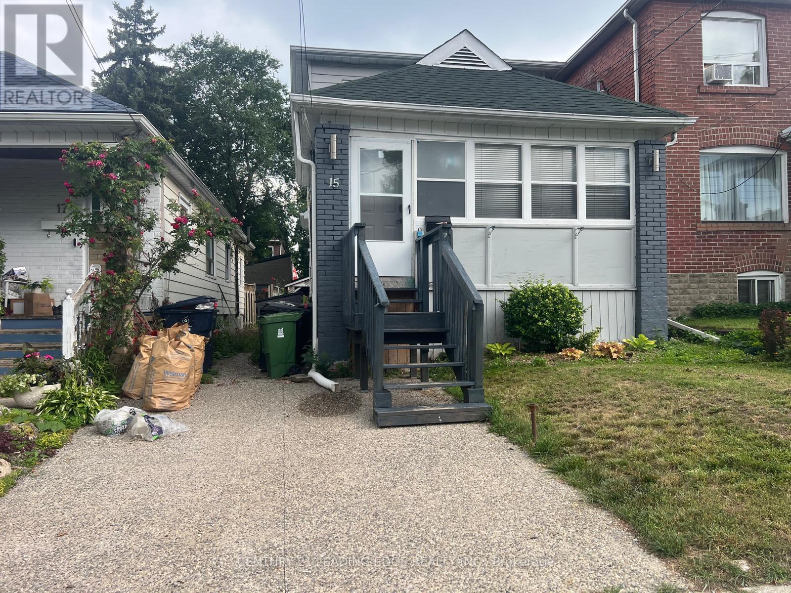 15 Westbrook Avenue, Toronto, Ontario  M4C 2G1 - Photo 2 - E13578746
