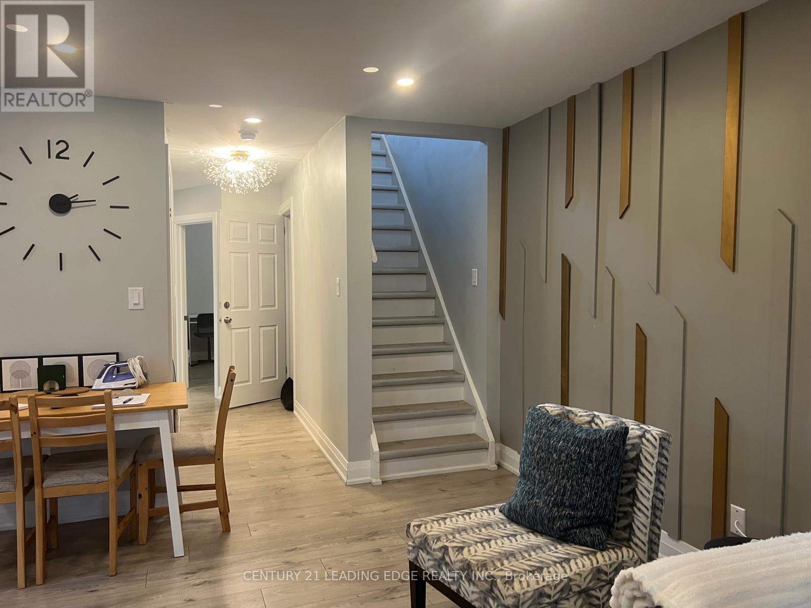 15 Westbrook Avenue, Toronto, Ontario  M4C 2G1 - Photo 6 - E13578746