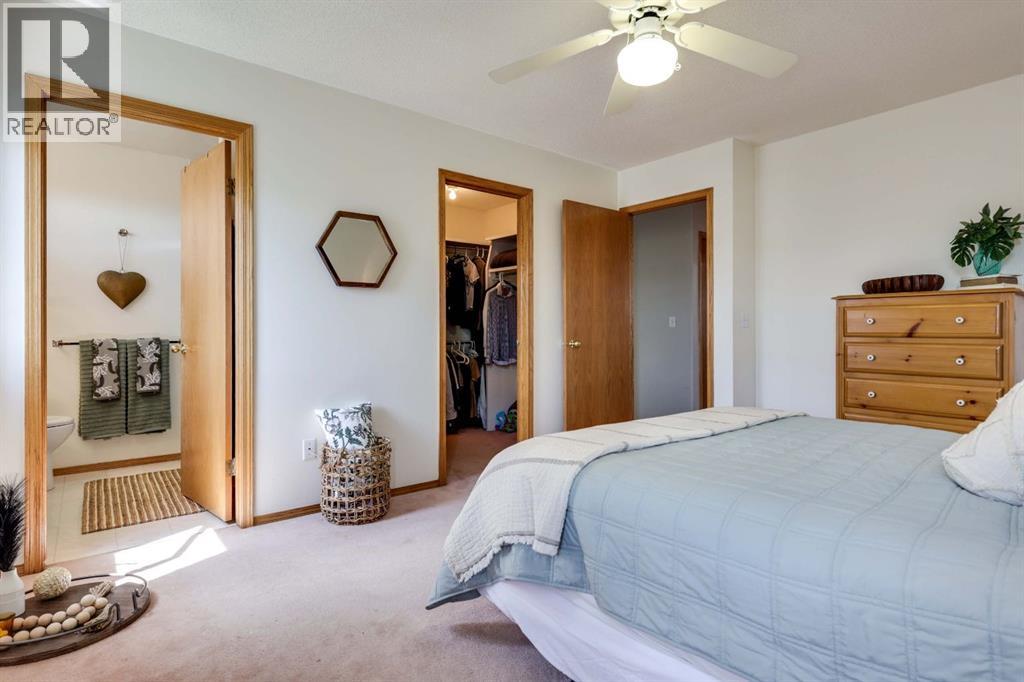 23 Sandalwood Close Nw, Calgary, Alberta  T3K 4B4 - Photo 15 - A2327987