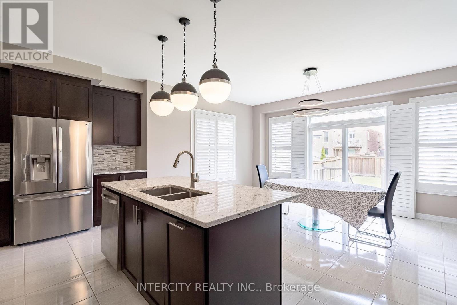 6 Flay Court, Innisfil (Cookstown), Ontario  L0L 1L0 - Photo 11 - N13578602