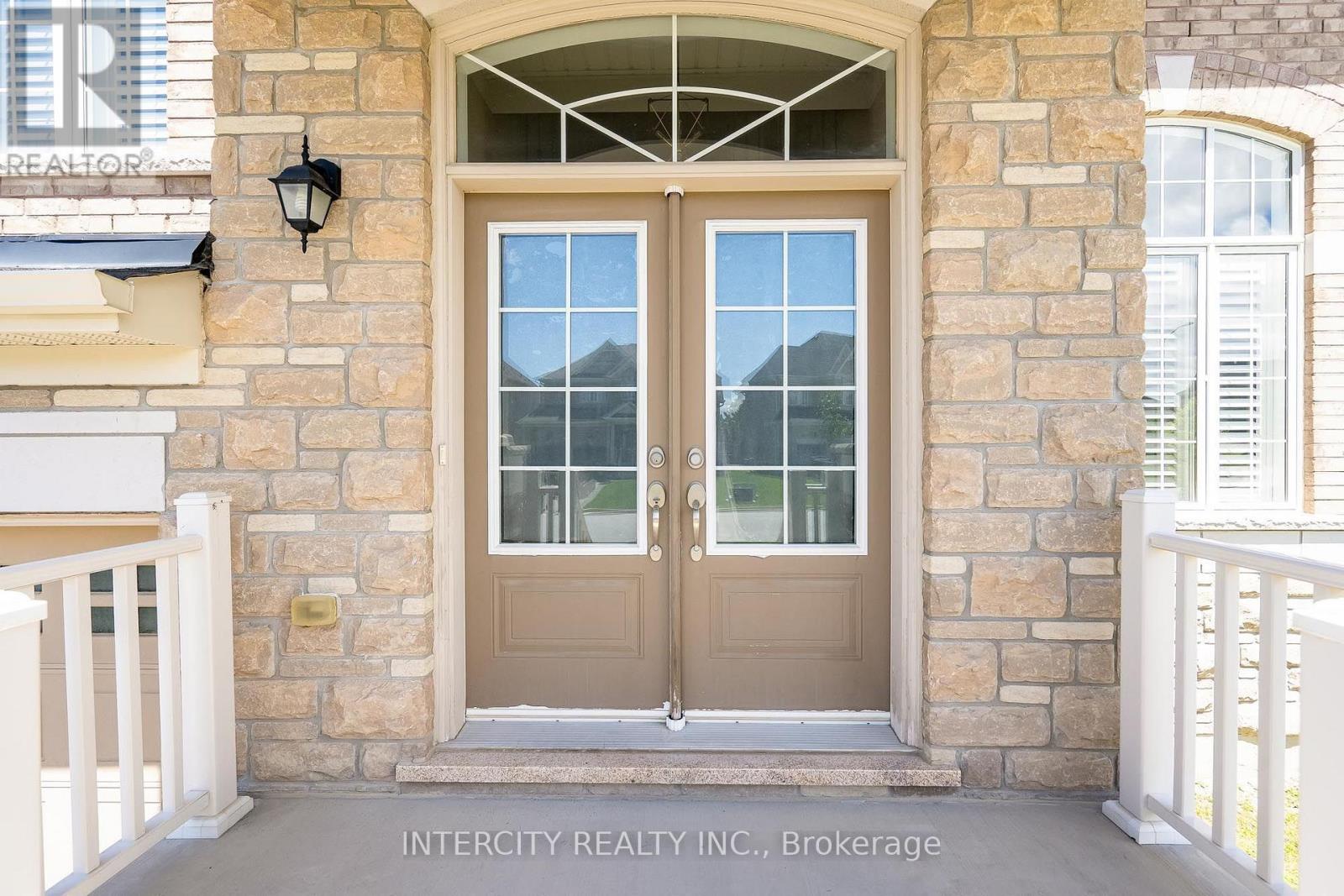 6 Flay Court, Innisfil (Cookstown), Ontario  L0L 1L0 - Photo 5 - N13578602