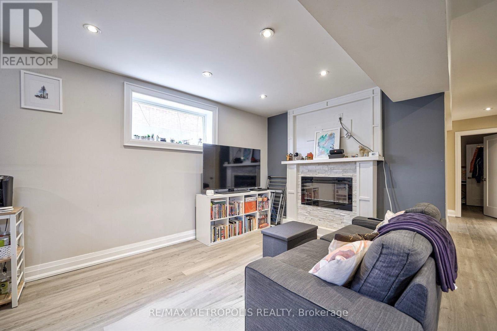 Basement - 14 Stephen Drive, Toronto, Ontario  M8Y 3M5 - Photo 13 - W13578800