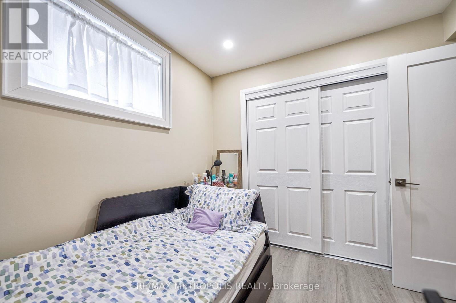 Basement - 14 Stephen Drive, Toronto, Ontario  M8Y 3M5 - Photo 8 - W13578800