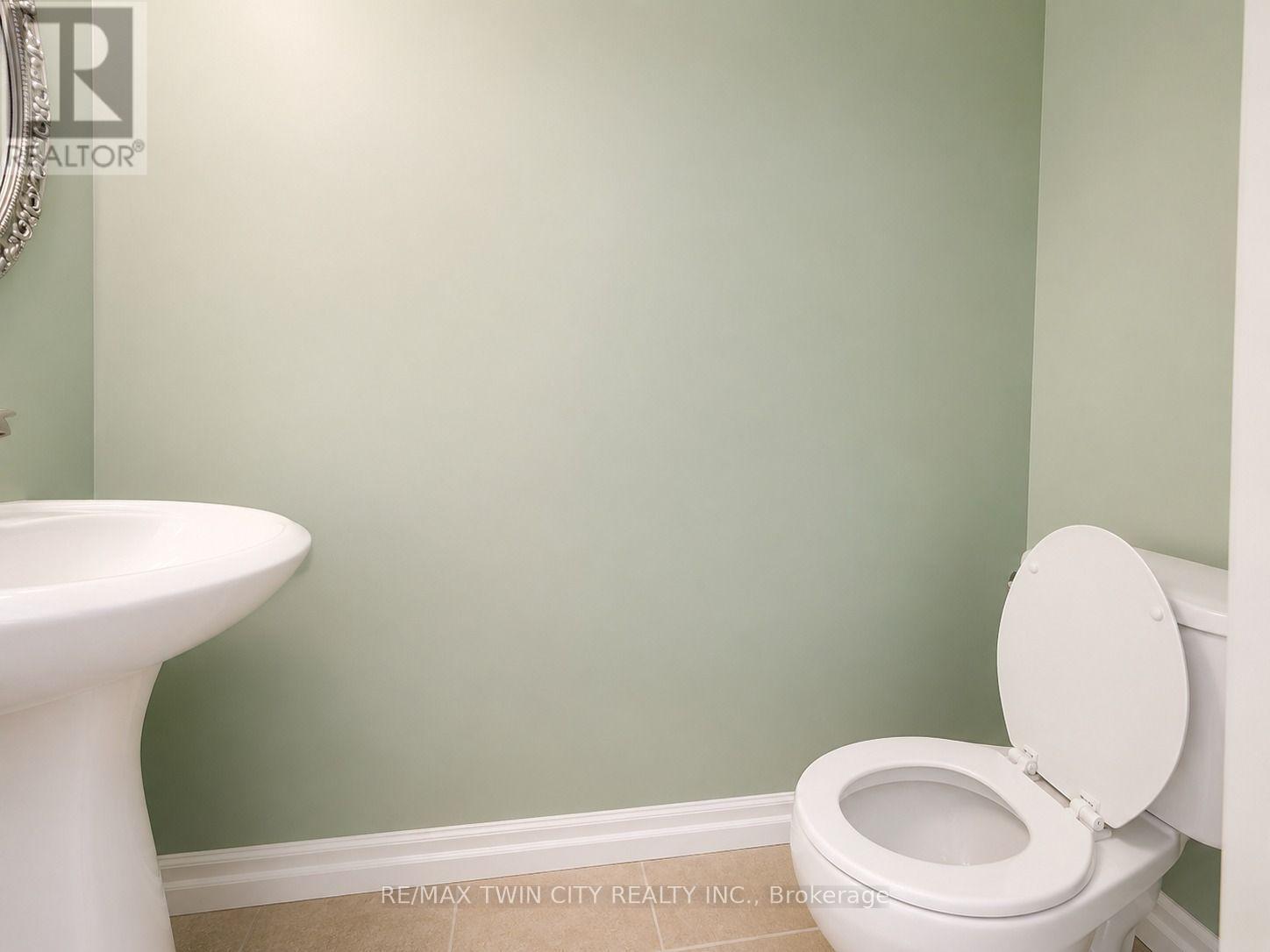 Upper - 72 Newcastle Drive, Kitchener, Ontario N2R 1X2 - Photo 15 - X13578772