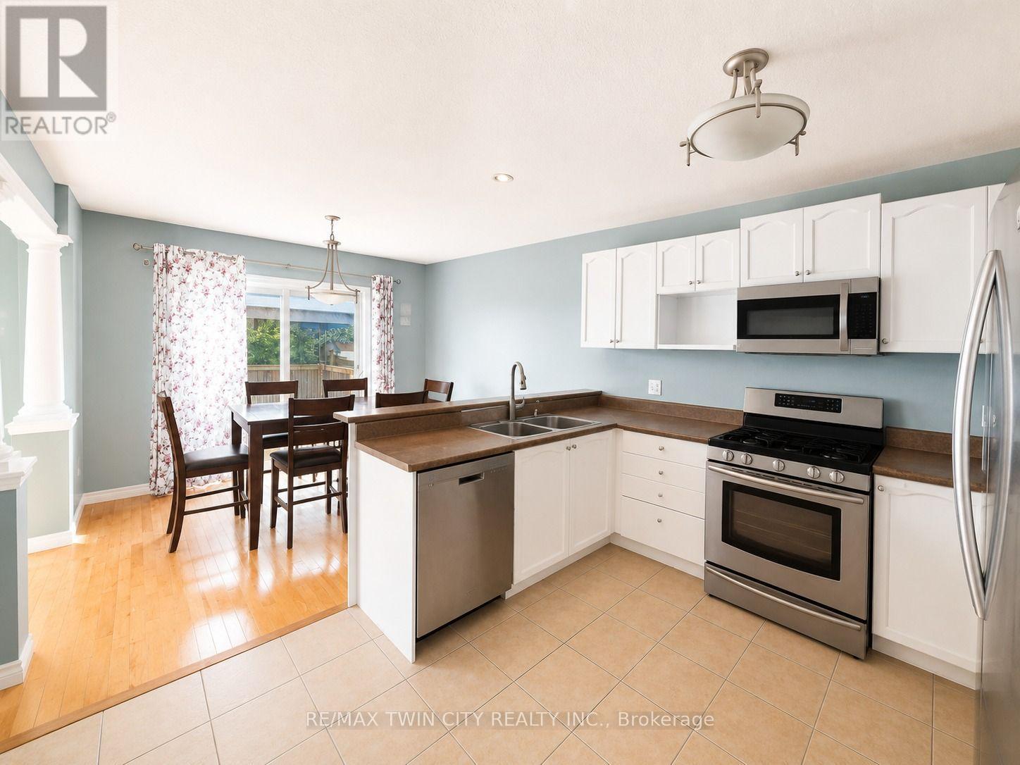 Upper - 72 Newcastle Drive, Kitchener, Ontario N2R 1X2 - Photo 8 - X13578772