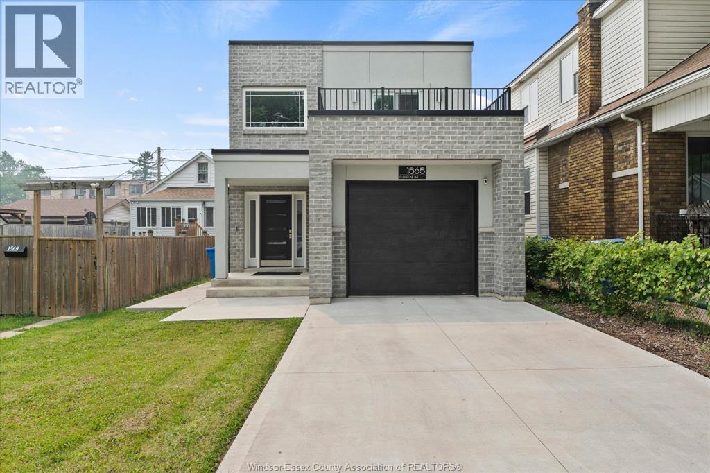 MLS# 26017325: 1565 GLADSTONE AVENUE, Windsor, Canada