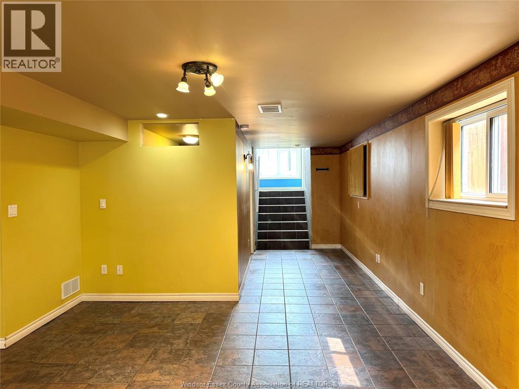 1011 Silverdale Drive, Windsor, Ontario  N9G 2R8 - Photo 10 - 26017327