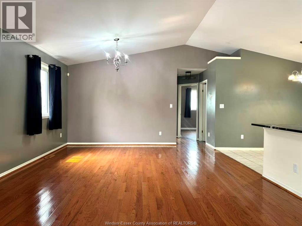 1011 Silverdale Drive, Windsor, Ontario  N9G 2R8 - Photo 2 - 26017327