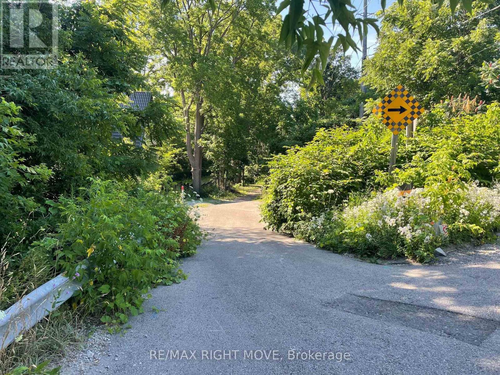 1 Cowan Street, Orillia, Ontario  L3V 2C3 - Photo 4 - S13578842