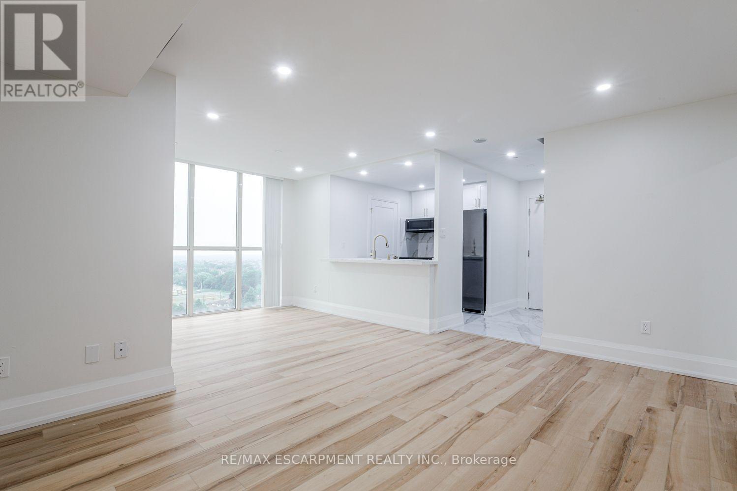 1603 - 285 Enfield Place, Mississauga, Ontario L5B 3Y6 - Photo 2 - W13578832