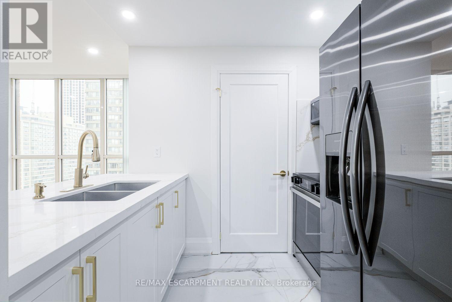 1603 - 285 Enfield Place, Mississauga, Ontario L5B 3Y6 - Photo 6 - W13578832