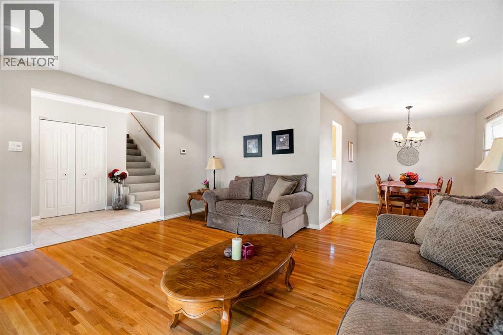 1102 Lake Christina Way SE, Calgary, Alberta  T2J 2R3 - Photo 7 - A2323564