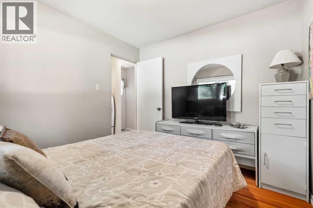 1102 Lake Christina Way SE, Calgary, Alberta  T2J 2R3 - Photo 21 - A2323564