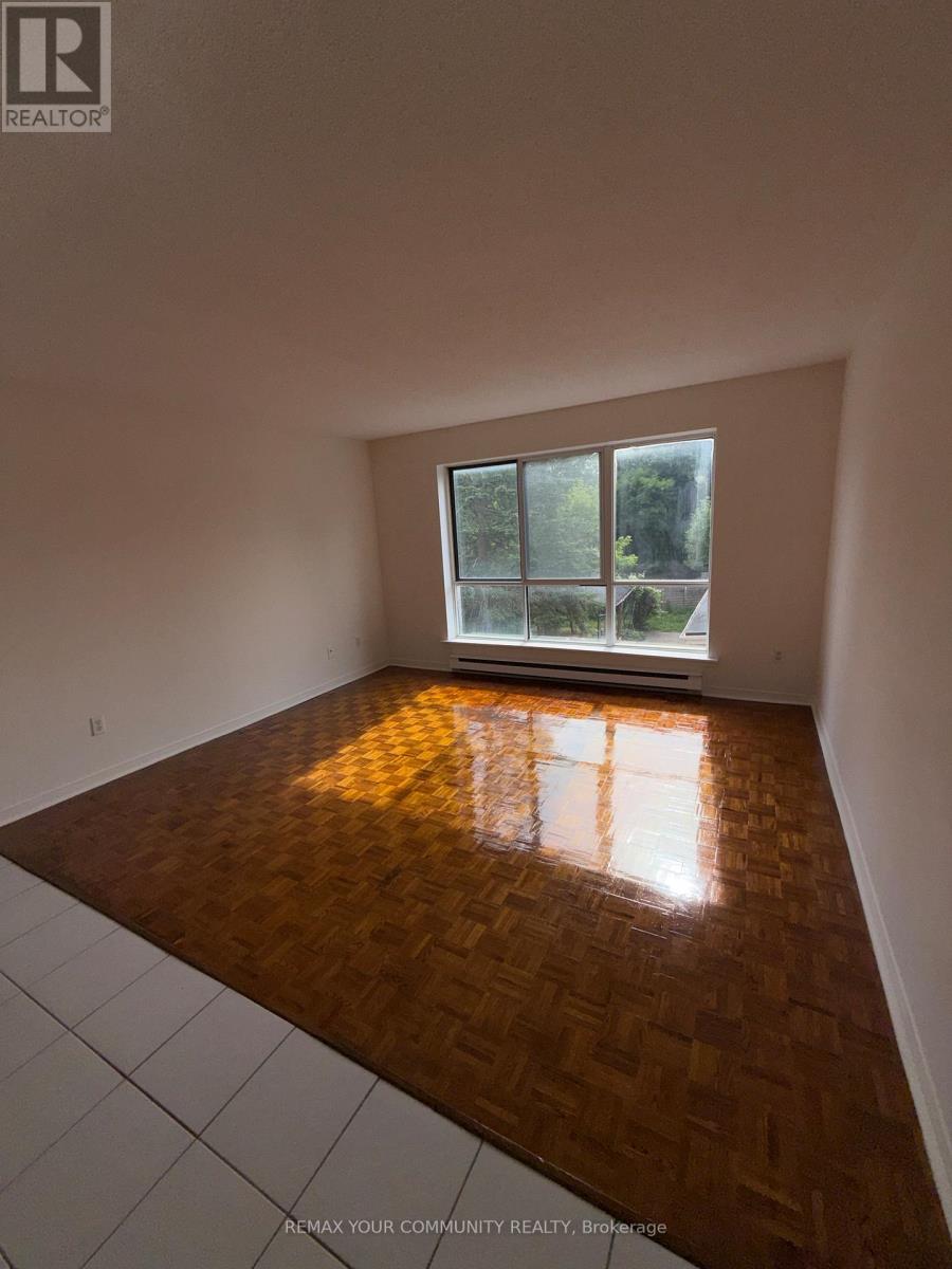 203 - 72 Lake Avenue, Richmond Hill, Ontario  L4E 2V4 - Photo 3 - N13512254