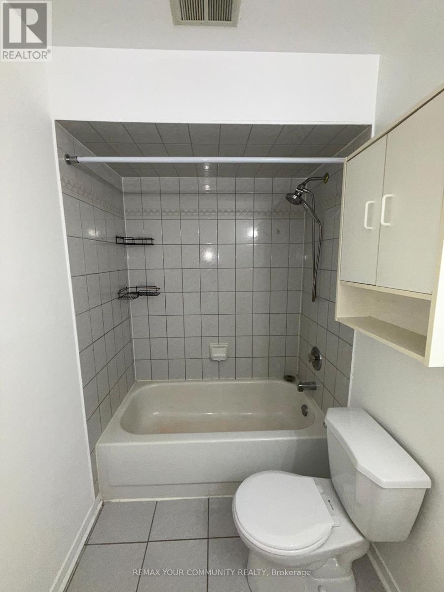 203 - 72 Lake Avenue, Richmond Hill, Ontario  L4E 2V4 - Photo 8 - N13512254