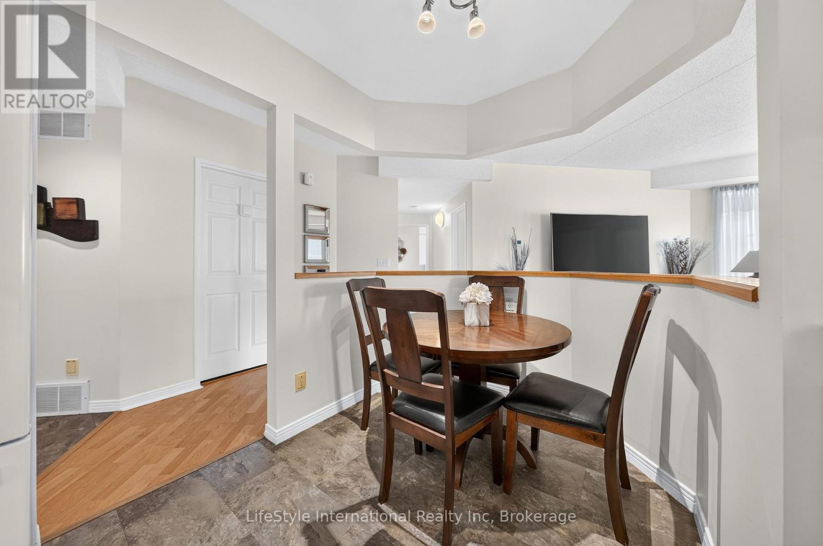 210 - 208 Silvercreek Parkway N, Guelph, Ontario  N1H 8H2 - Photo 10 - X13579018