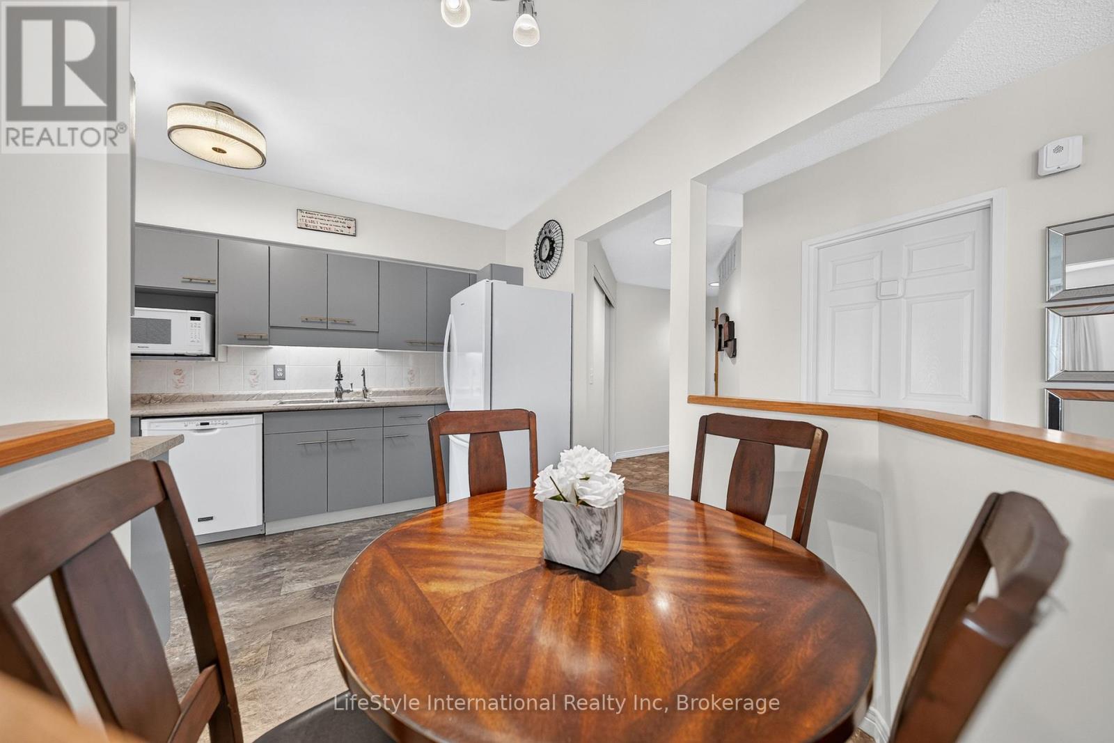 210 - 208 Silvercreek Parkway N, Guelph, Ontario  N1H 8H2 - Photo 6 - X13579018