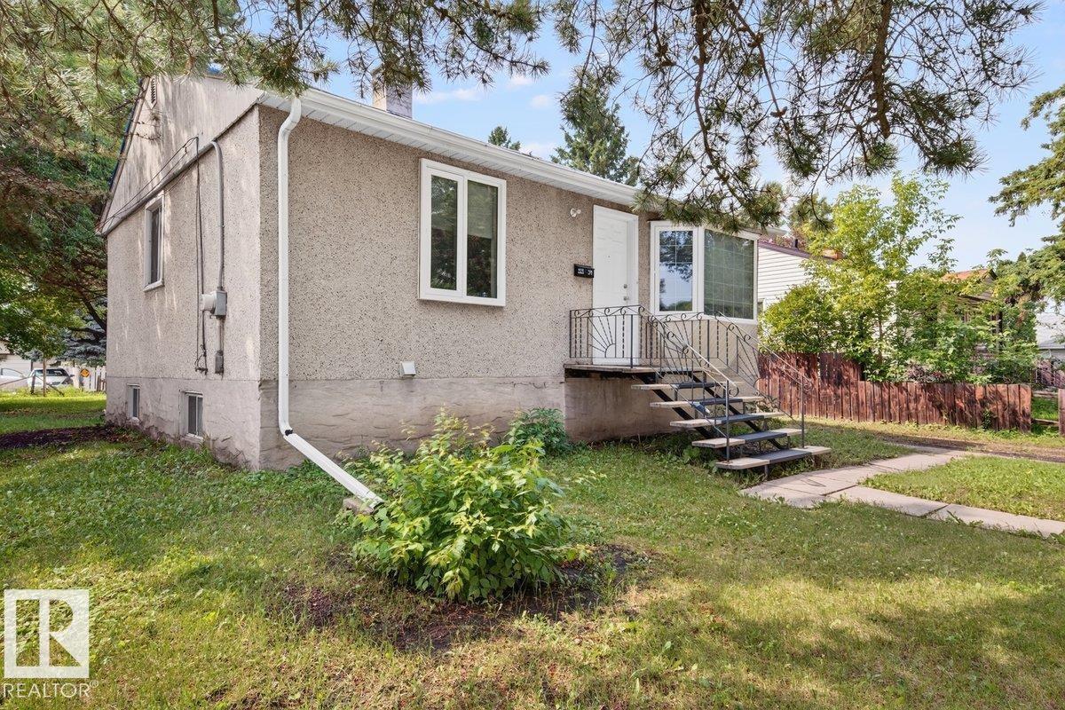 12134 42 ST NW NW, Edmonton