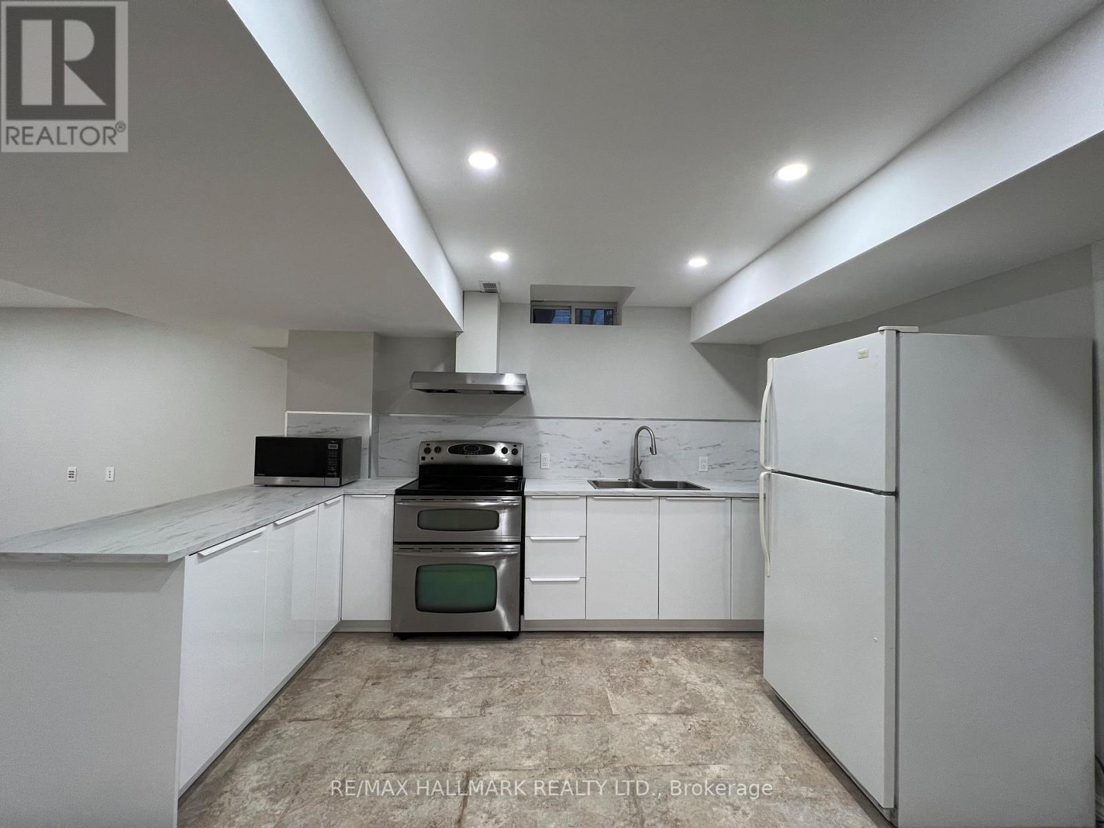 86 Verdi Road, Richmond Hill, Ontario  L4E 4P6 - Photo 5 - N13579088