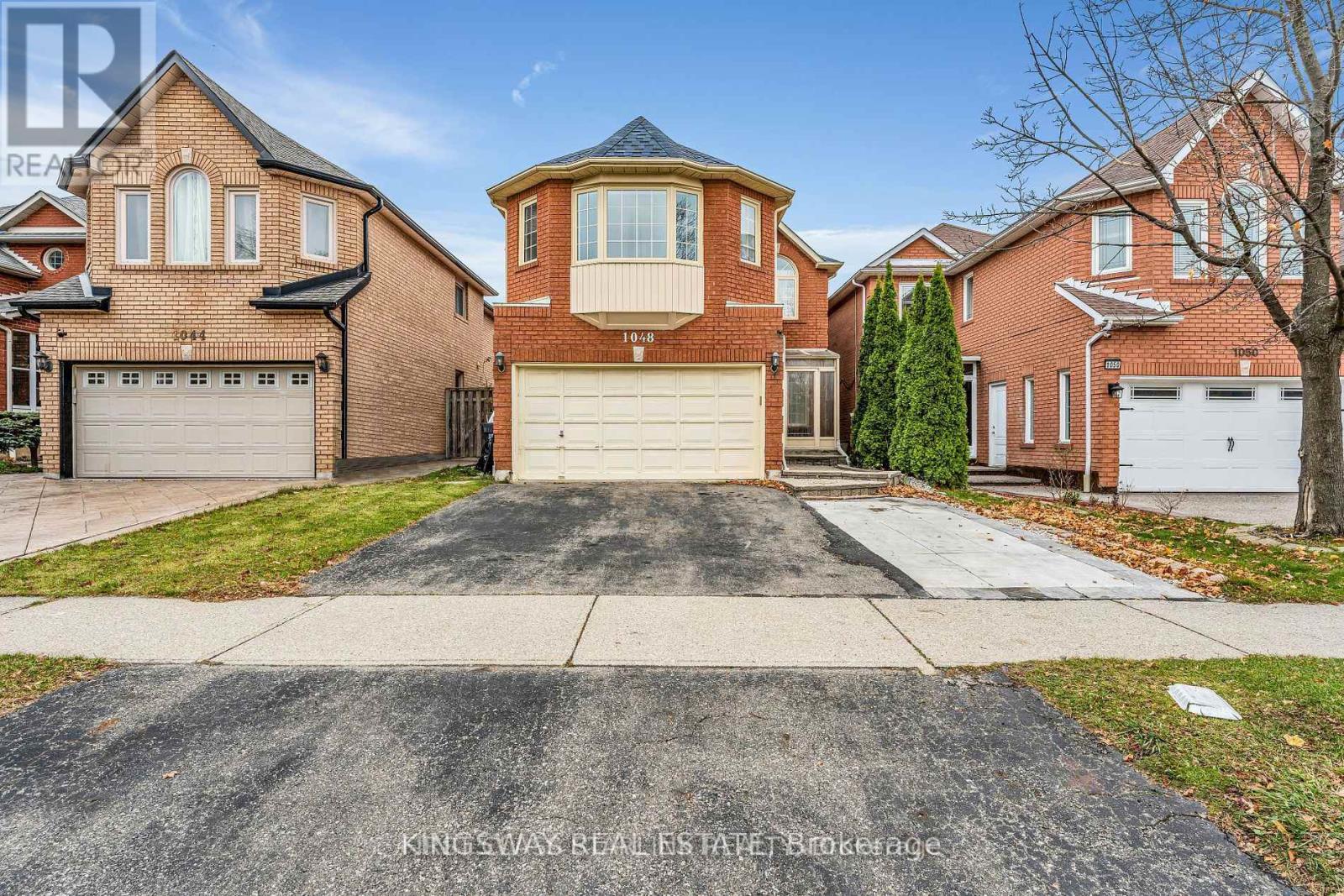 1048 CHARMINSTER CRESCENT