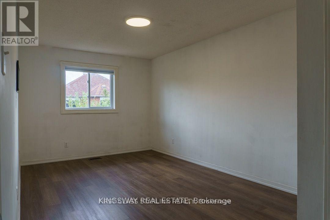1048 CHARMINSTER CRESCENT - Photo 11