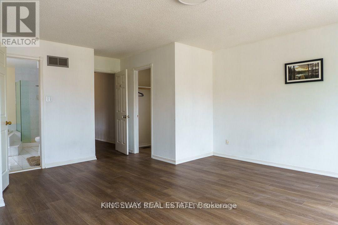 1048 CHARMINSTER CRESCENT - Photo 14