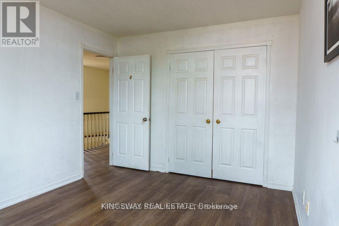 1048 CHARMINSTER CRESCENT - Photo 15