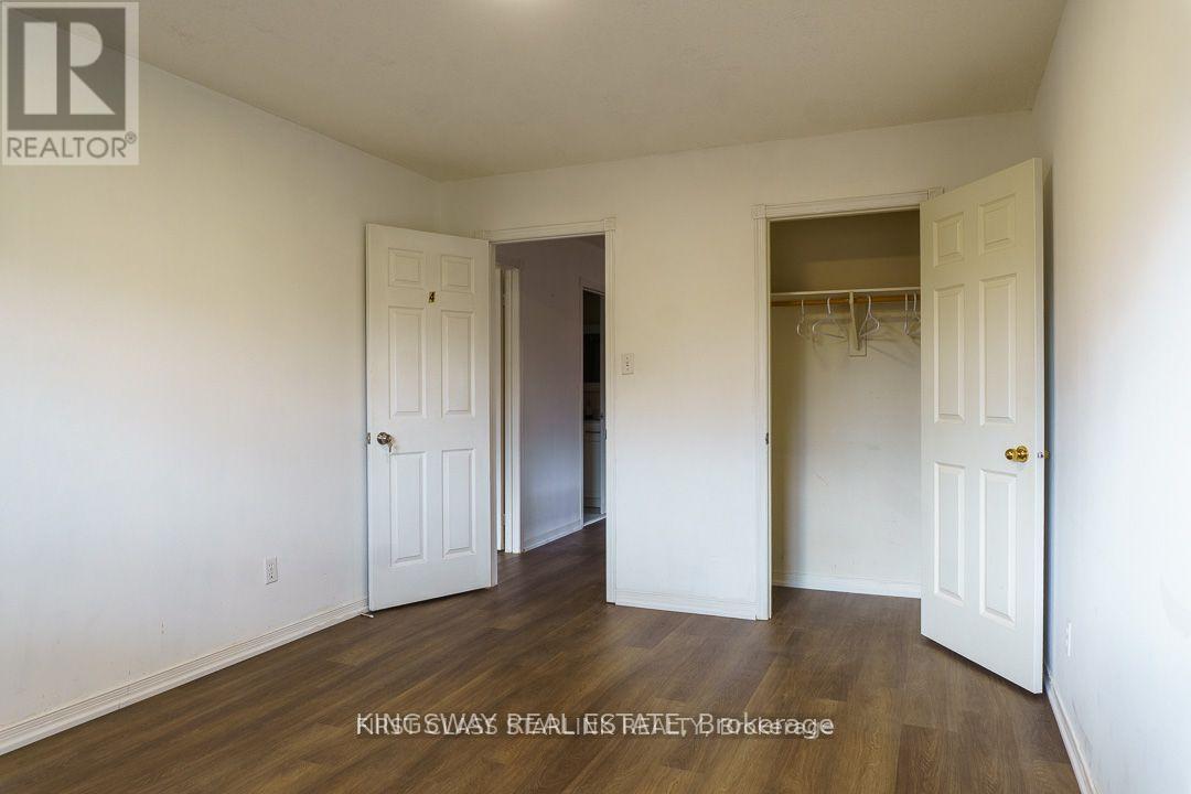 1048 CHARMINSTER CRESCENT - Photo 16