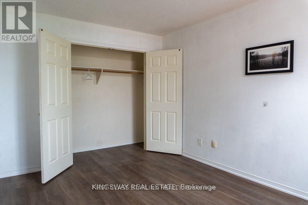 1048 CHARMINSTER CRESCENT - Photo 17