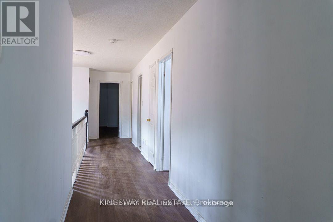 1048 CHARMINSTER CRESCENT - Photo 18