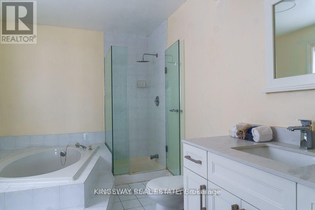 1048 CHARMINSTER CRESCENT - Photo 19