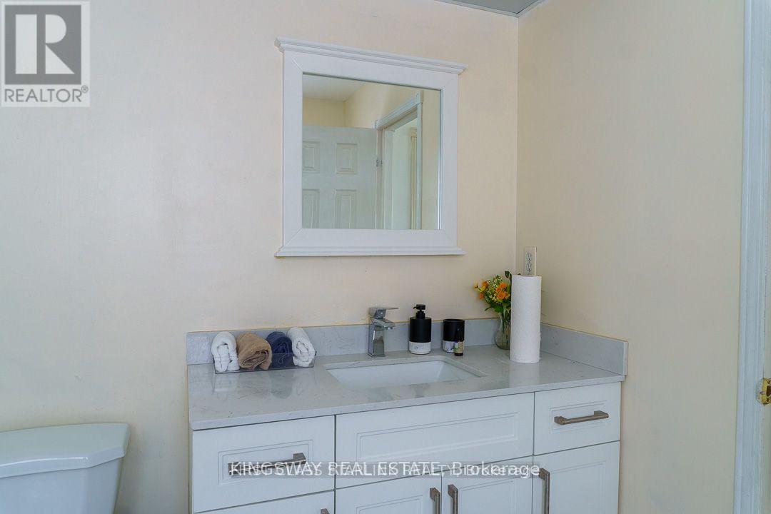 1048 CHARMINSTER CRESCENT - Photo 20