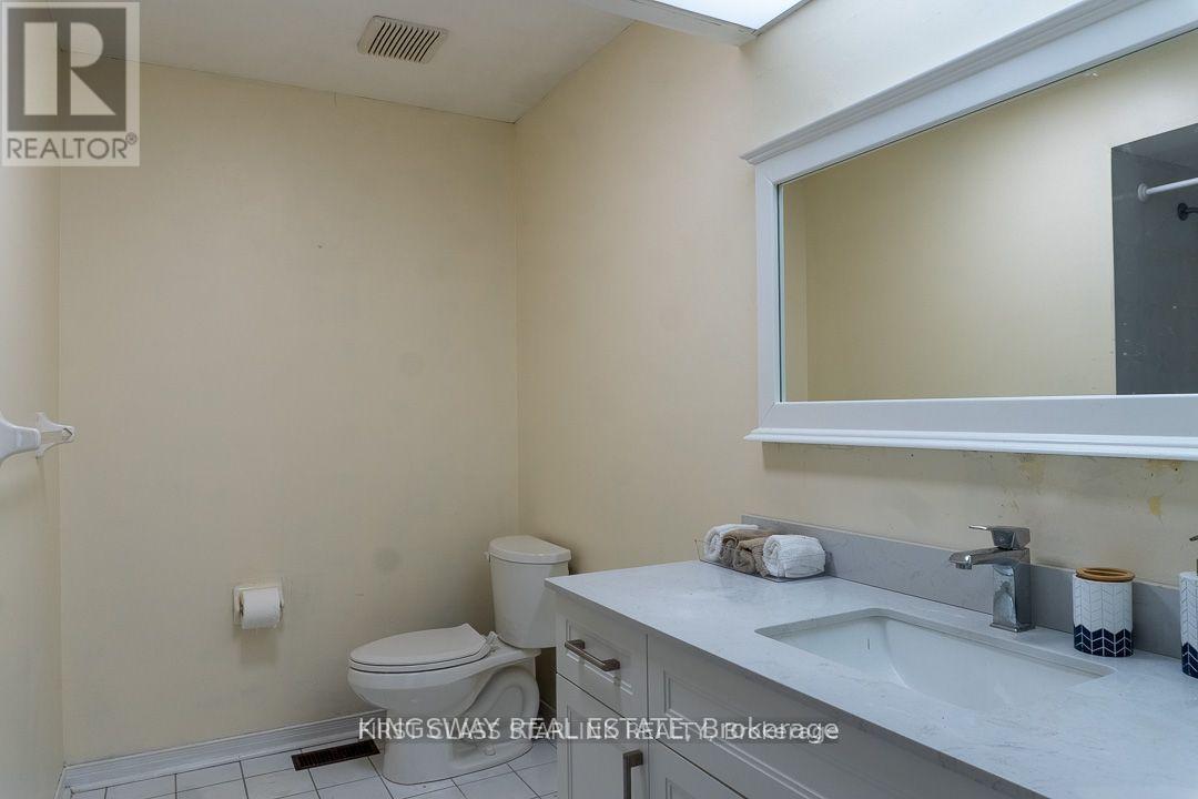 1048 CHARMINSTER CRESCENT - Photo 21