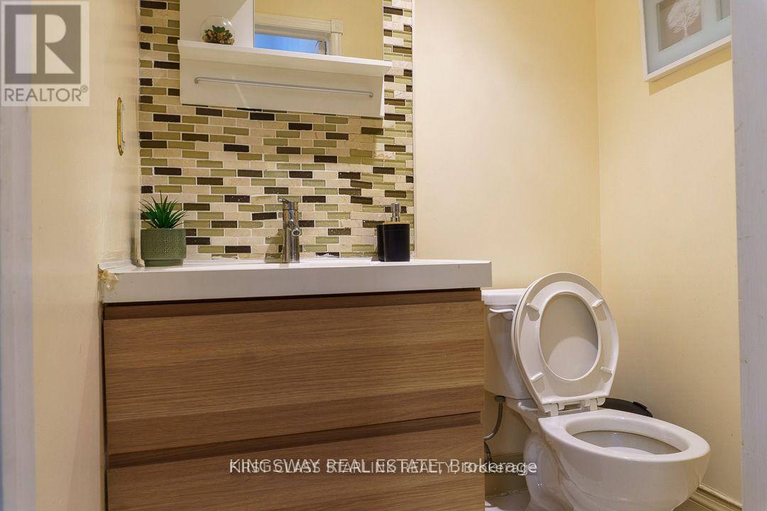 1048 CHARMINSTER CRESCENT - Photo 22