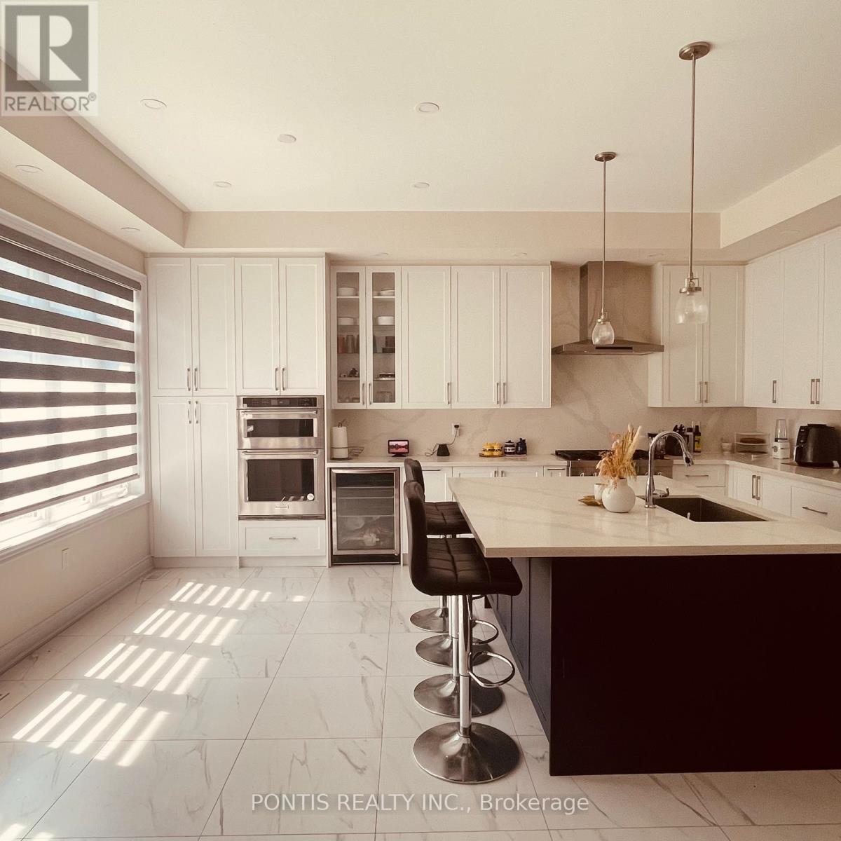 1324 Queens Plate Road, Oakville, Ontario  L6M 4G3 - Photo 7 - W13578978