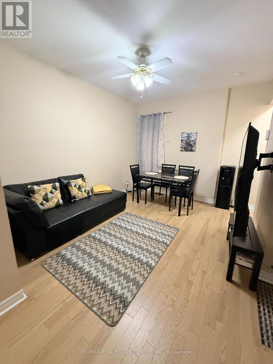 6 Ray Avenue, Toronto, Ontario  M6M 2A8 - Photo 7 - W13579050