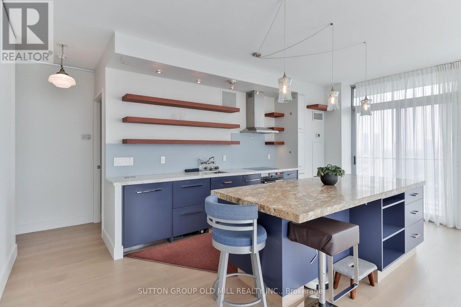 2110 - 105 The Queensway, Toronto, Ontario  M6S 5B5 - Photo 2 - W13579092