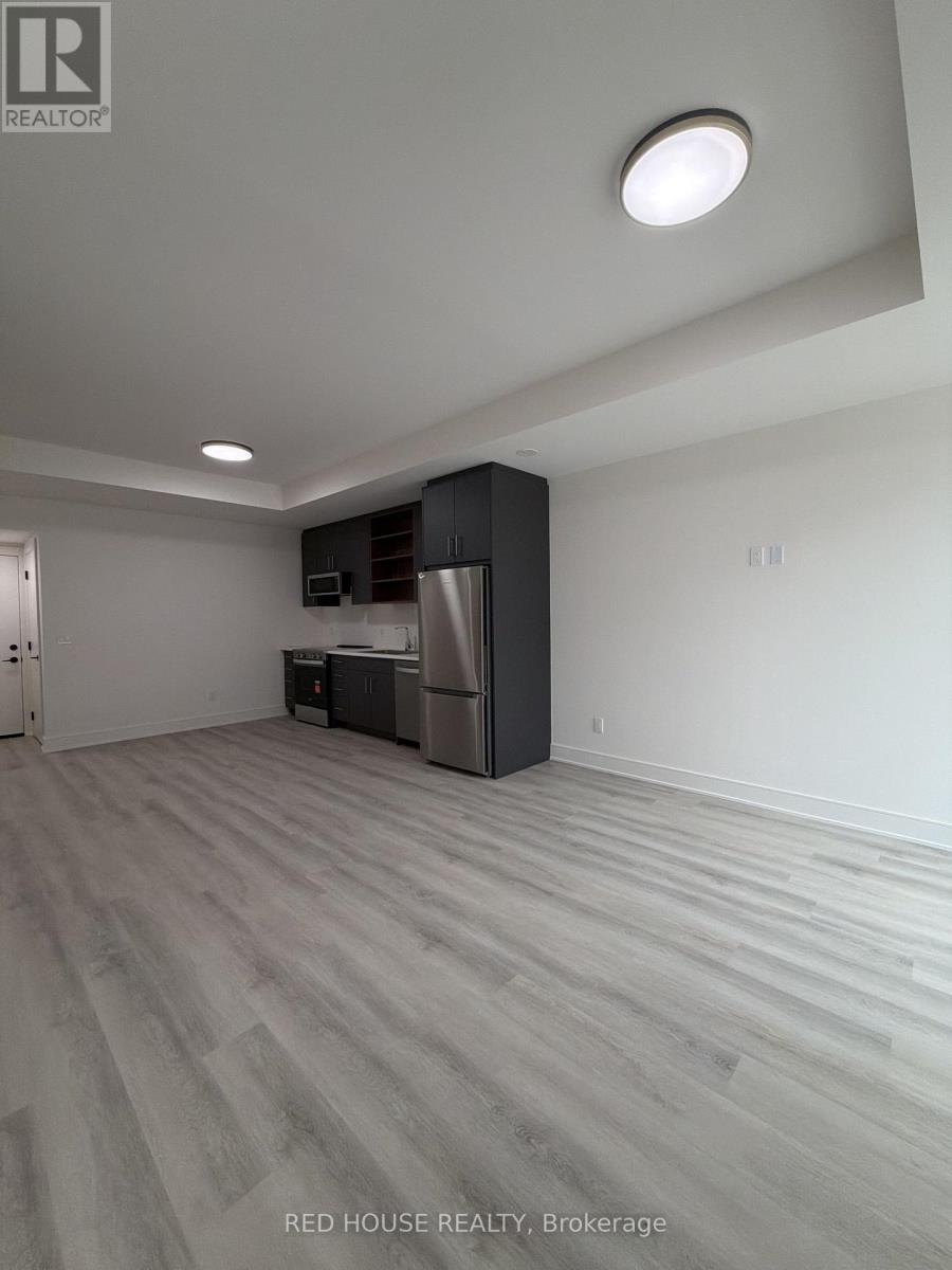 163 Everett Common, St. Catharines, Ontario L2P 0G7 - Photo 3 - X13579116