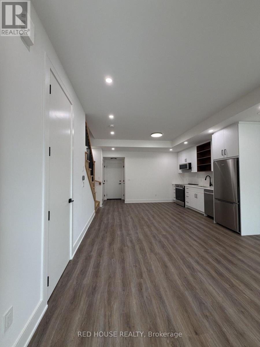 171 Everett Common, St. Catharines, Ontario  L2P 0G7 - Photo 2 - X13579124