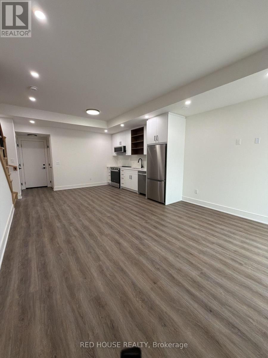 171 Everett Common, St. Catharines, Ontario  L2P 0G7 - Photo 3 - X13579124