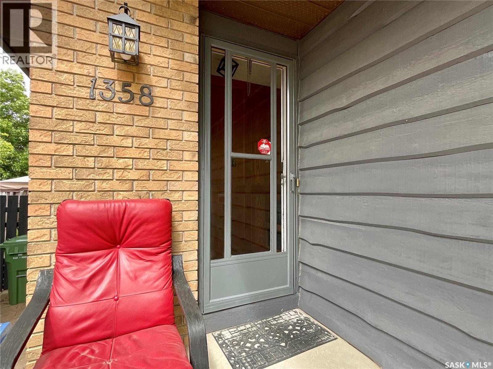 1358 Lakewood Crescent N, Regina, Saskatchewan  S4X 3H3 - Photo 1 - SK042956