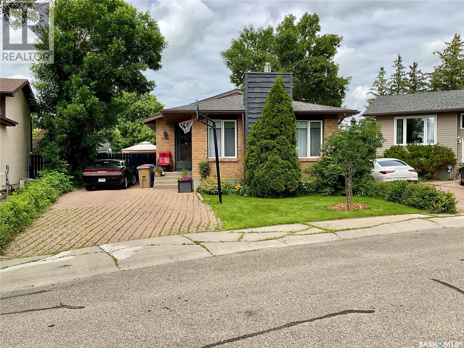 1358 Lakewood Crescent N, Regina, Saskatchewan  S4X 3H3 - Photo 3 - SK042956