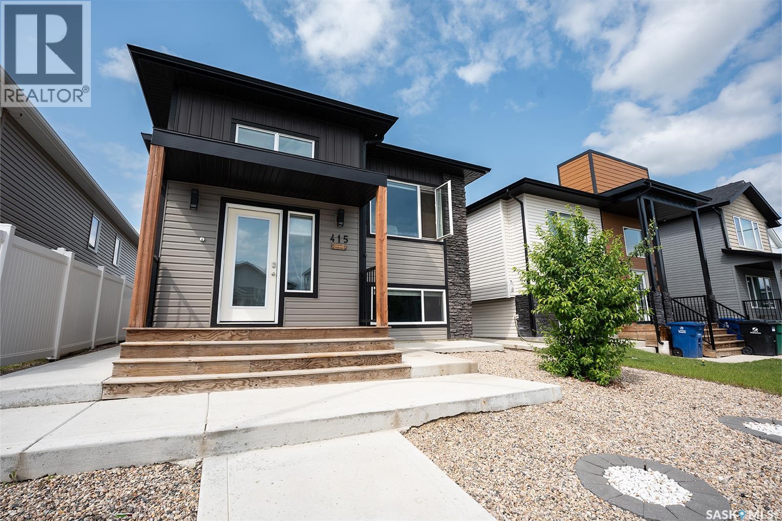 415 Mcarthur Crescent, Saskatoon, Saskatchewan  S7L 6Y3 - Photo 1 - SK042886