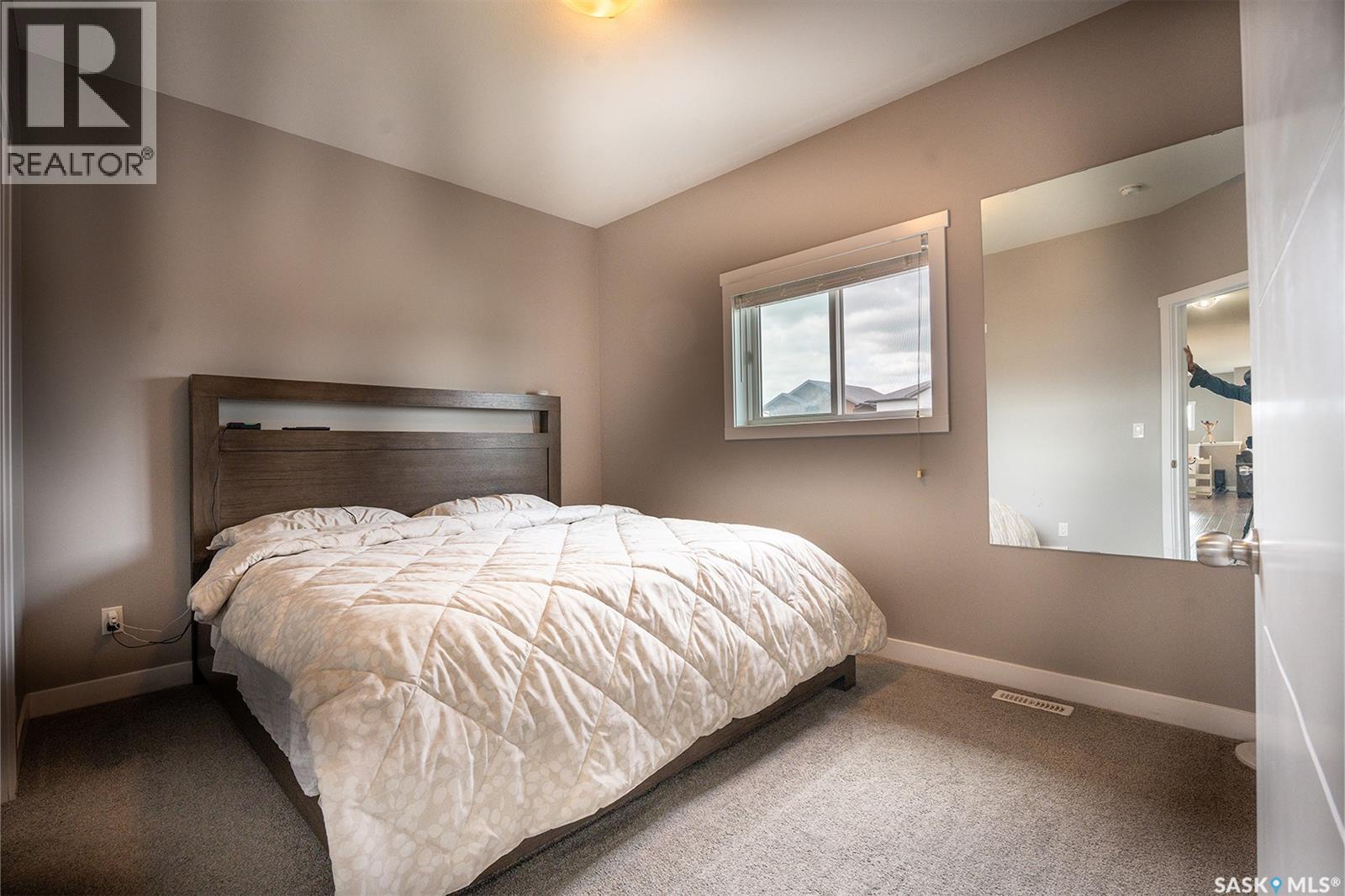 415 Mcarthur Crescent, Saskatoon, Saskatchewan  S7L 6Y3 - Photo 8 - SK042886
