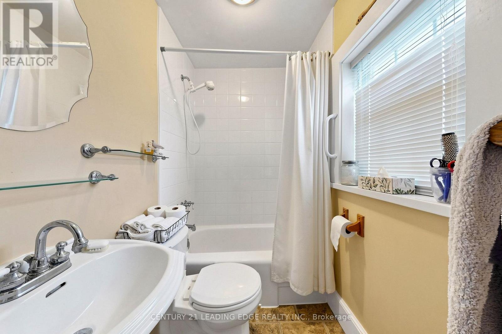 21043 Dalton Road, Georgina, Ontario  L0E 1L0 - Photo 15 - N13577166