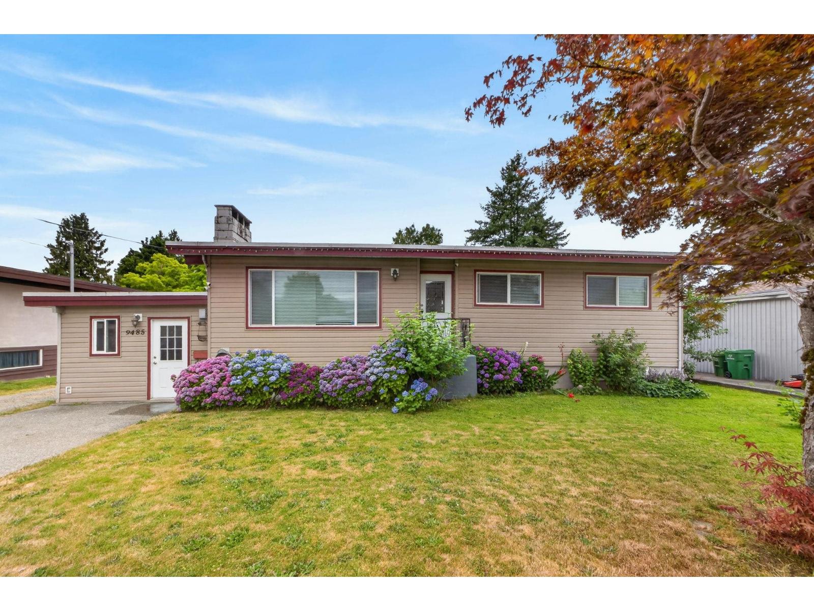 9485 CARLETON STREET|Chilliwack Proper East