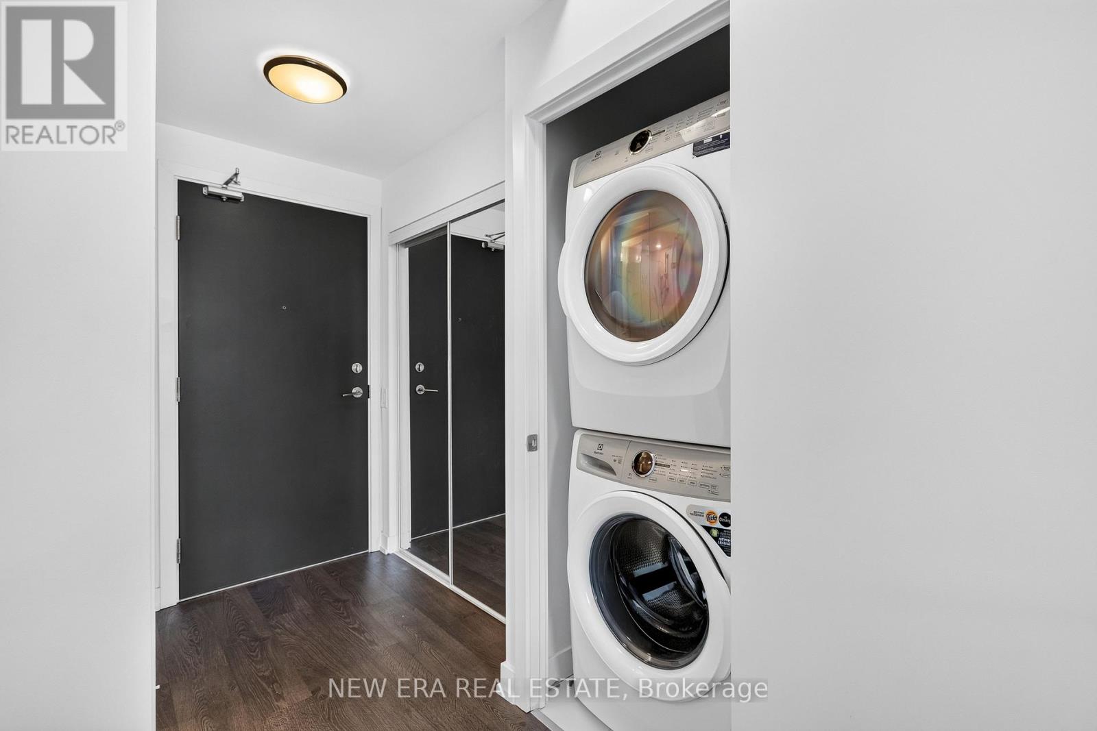 N433 - 7 Golden Lion Heights, Toronto, Ontario  M6R 2J3 - Photo 3 - C13579136