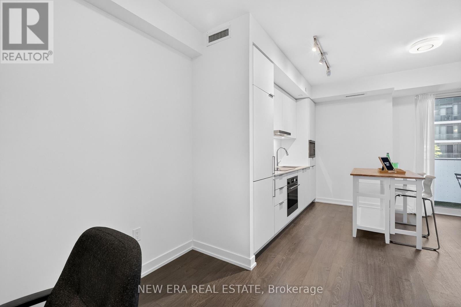 N433 - 7 Golden Lion Heights, Toronto, Ontario  M6R 2J3 - Photo 5 - C13579136
