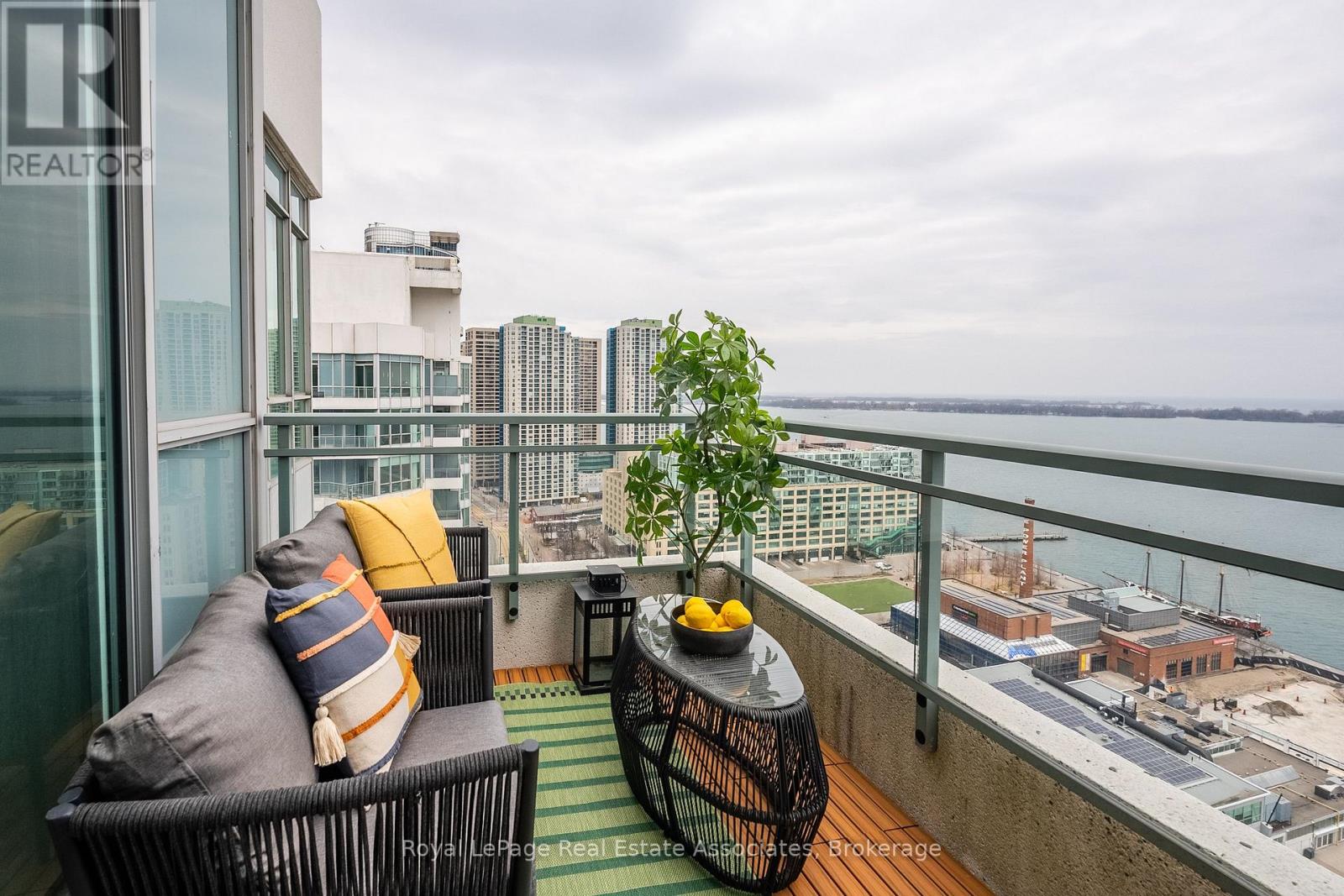 2811 (PH 11) - 230 QUEENS QUAY W, Toronto, Ontario